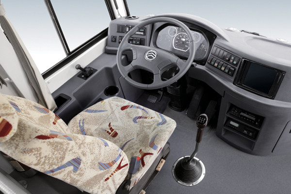 金旅XML6807J15N客车(天然气国五24-42座)