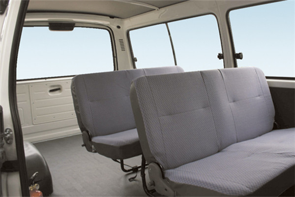 金旅XML6532J65客车(汽油国五10-12座)