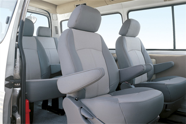 金旅XML6532J55小型客车(汽油国五5-9座)