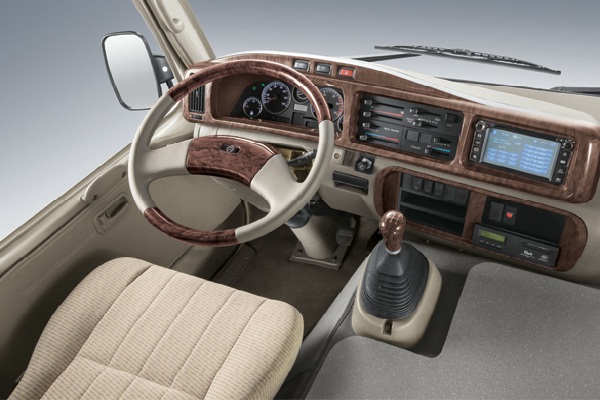金旅XML5070XYL15医疗车(柴油国五2-9座)