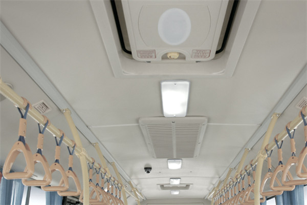 金旅XML6745J25CN公交车(天然气国五10-26座)