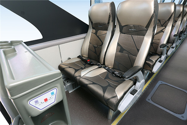 金龙XMQ6125AYD5D客车(柴油国五24-57座)