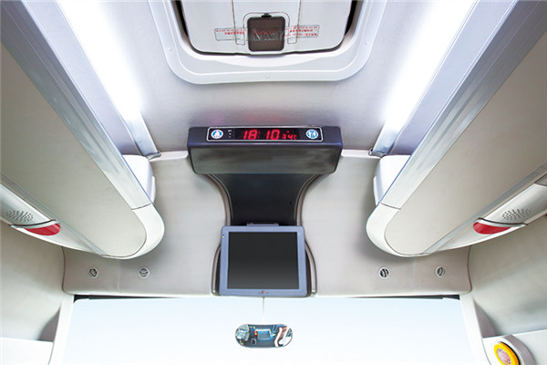 金龙XMQ6115AYD5D客车(柴油国五24-55座)