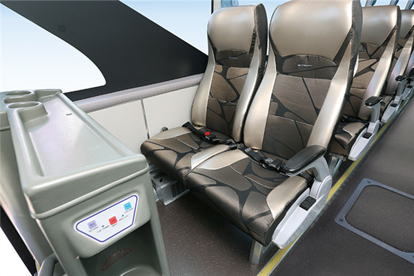 金龙XMQ6129FYN5B客车(天然气国五24-51座)