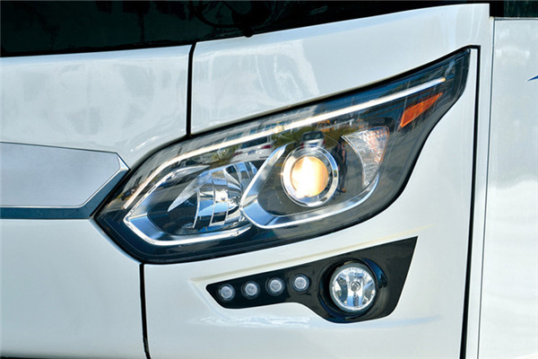 金龙XMQ6125HYD5D客车(柴油国五24-54座)