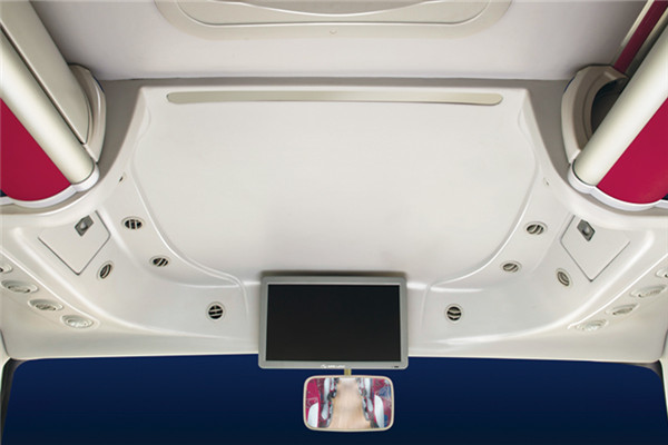 金龙XMQ6821CYD5D客车(柴油国五24-36座)