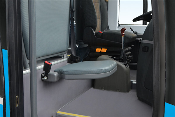 金龙XMQ6113BYBEVL2客车(纯电动24-64座)