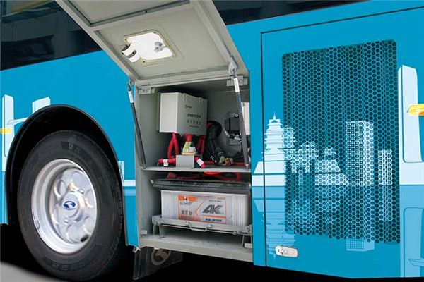 金龙XMQ6770AGD5公交车(柴油国五13-27座)