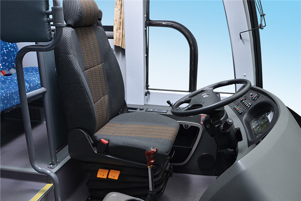 金龙XMQ6112AYD5D客车(柴油国五24-52座)