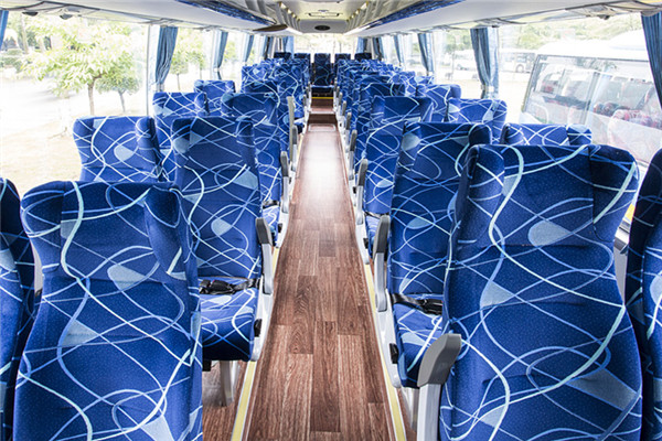 金龙XMQ6112AYN5D客车(天然气国五24-52座)