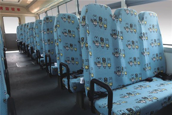 黄海DD6800C05FX小学生专用校车(柴油国五24-43座)