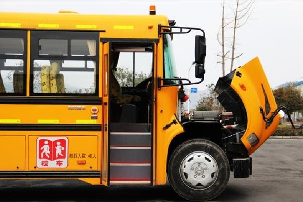 东风DFH6920B2中小学生专用校车(柴油国五24-47座)