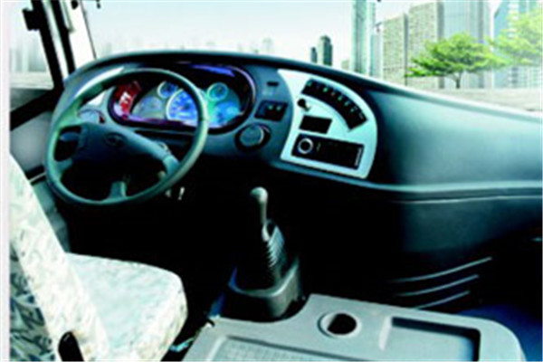 齐鲁BWC6665KA5客车(柴油国五24-27座)