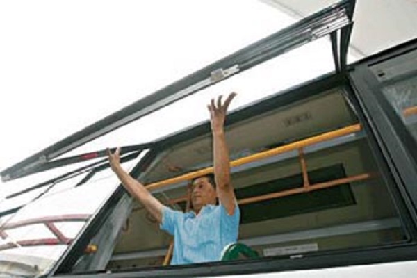 上海万象SXC6110GBEV公交车(纯电动24-42座)