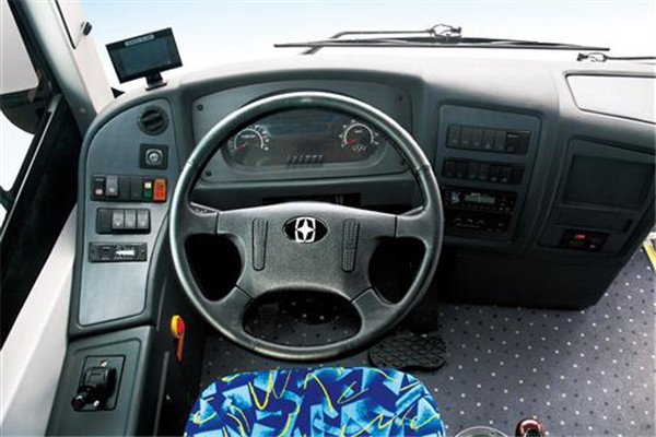 亚星YBL6127GHQCP公交车(天然气国五20-56座)