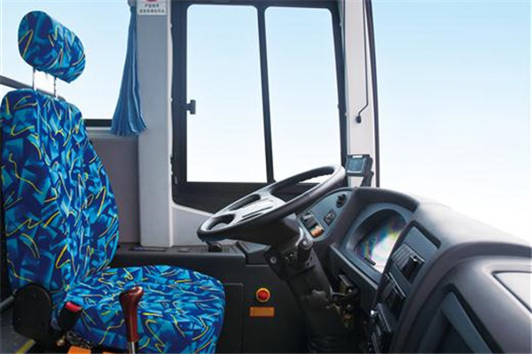 亚星YBL6127GHQCP公交车(天然气国五20-56座)