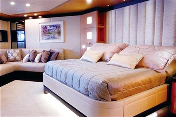 亚星YBL5180XLJ房车(柴油国四2-9座)