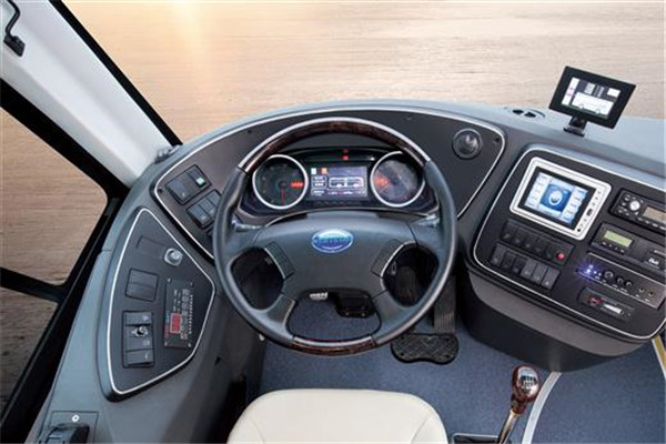 亚星YBL6905H1QCP客车(天然气国五24-40座)