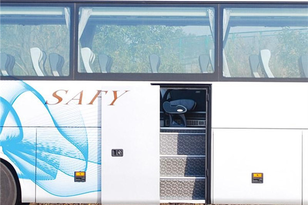 亚星YBL6121HQP客车(柴油国五24-59座)