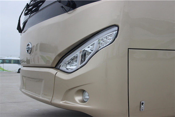 南京金龙NJL6107BEV4客车(纯电动24-47座)