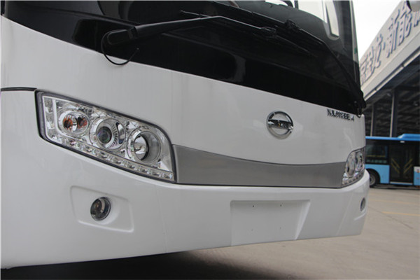 南京金龙NJL6118BEV5客车（纯电动24-53座）