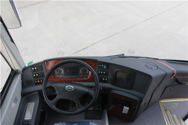 南京金龙NJL6118BEV5客车（纯电动24-53座）