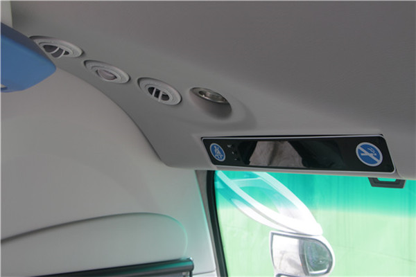 南京金龙NJL6878YA5客车(柴油国五24-39座)