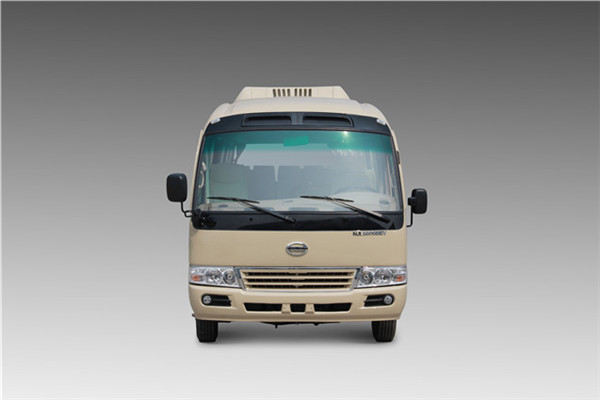 南京金龙NJL6820BEV2客车(纯电动24-35座)