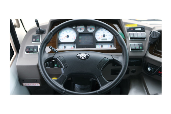 东风超龙EQ6792LTN1客车（天然气国五24-35座）