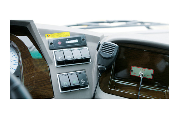 东风超龙EQ6792LTV客车（柴油国五24-35座）