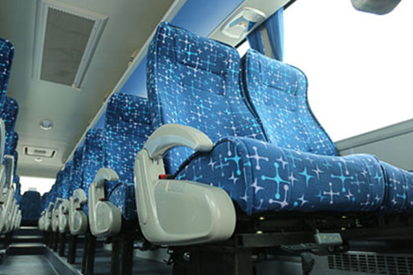 福田欧辉BJ6120U8LJB-4客车(柴油国五24-55座)