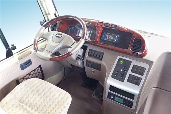 晶马JMV6820BEV5客车(纯电动24-38座)