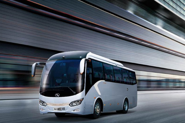 金龙XMQ6905AYD6C客车(柴油国六24-40座)