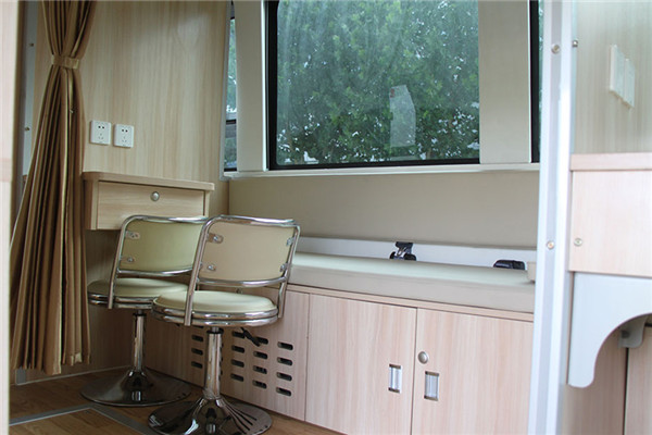 宇通ZK5156XYL6体检车(柴油国五2-9座)