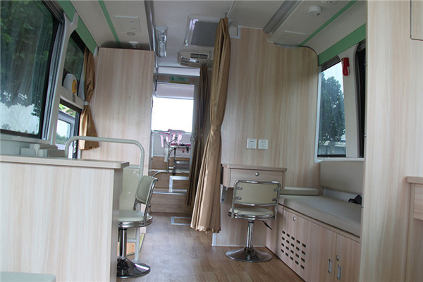 宇通ZK5180XYL6体检车(柴油国五2-9座)