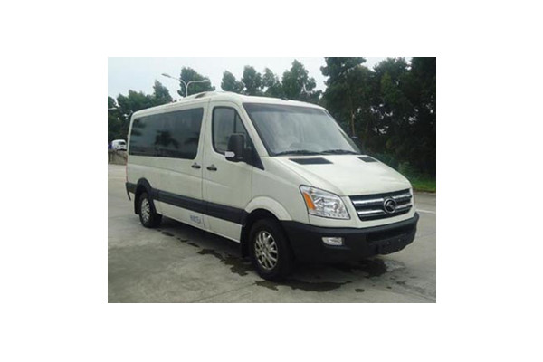 金龙XMQ6593KED5轻型客车(柴油国五10-15座)