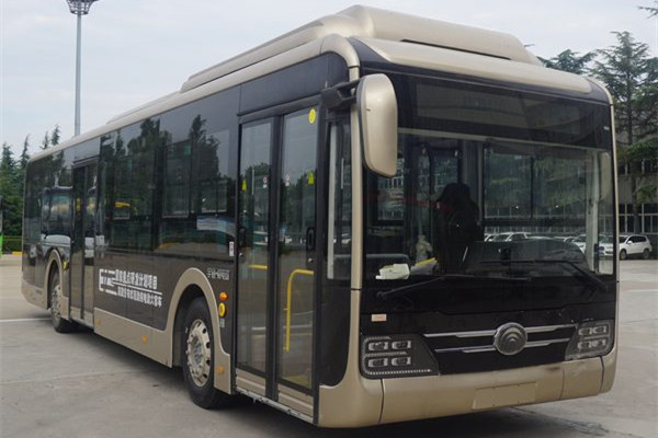 宇通ZK6126BEVG6低地板公交车(纯电动21座)