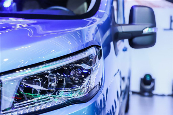 上汽大通SH6552H2DB多用途轻客(柴油国六9座)