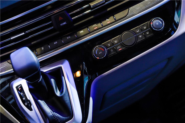 上汽大通SH6521J2DB多用途轻客(柴油国六5-9座)