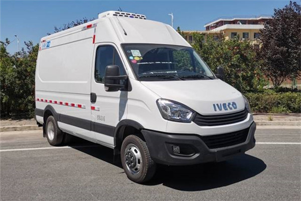 宇通ZK5043XLC1冷藏车(柴油国五3座)