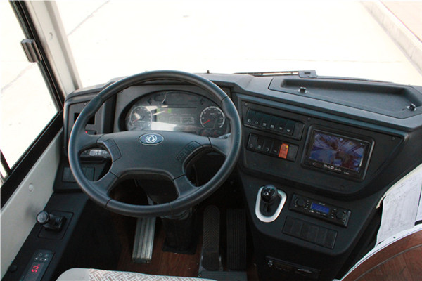 东风旅行车EQ6811LACBEV1客车(纯电动24-36座)