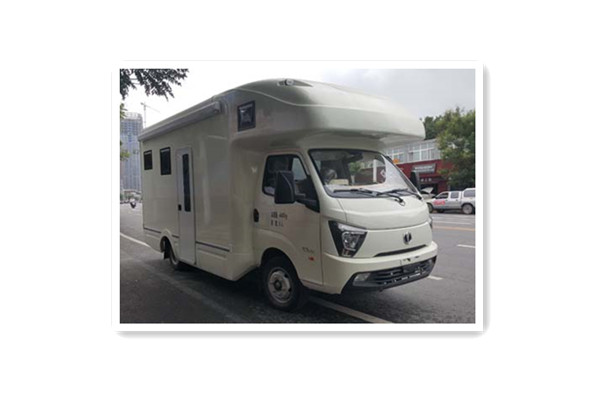 中通LCK5040XLJQ6A旅居车(柴油国六2-6座)