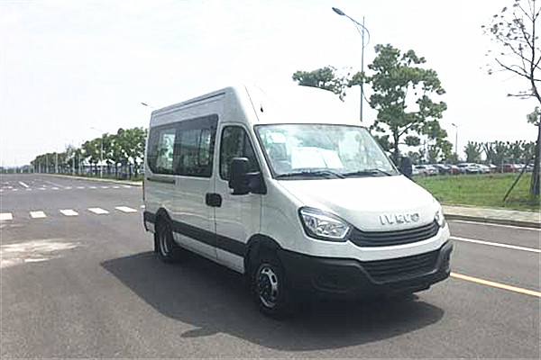 南京依维柯NJ6576ECM多用途乘用车(柴油国六6-9座)