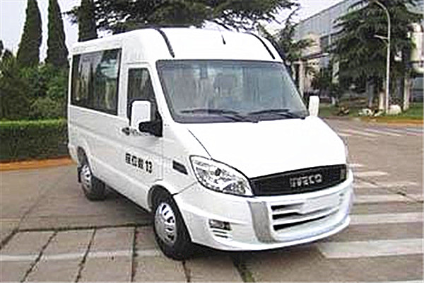 南京依维柯NJ6495DC客车(柴油国五10-13座)