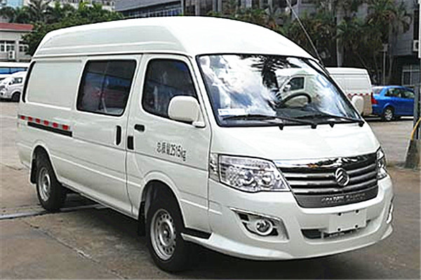 金旅XML5036XXY16厢式运输车(汽油国六2-5座)