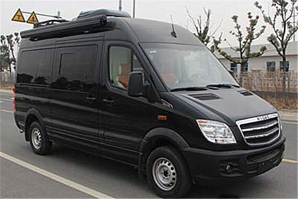 海格KLQ5040XLJE51旅居车(柴油国五3-6座)