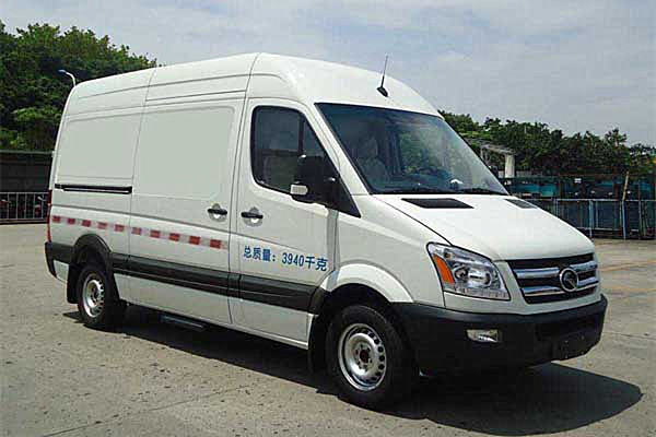 金龙XMQ5040XXY05厢式运输车(柴油国五2-3座)