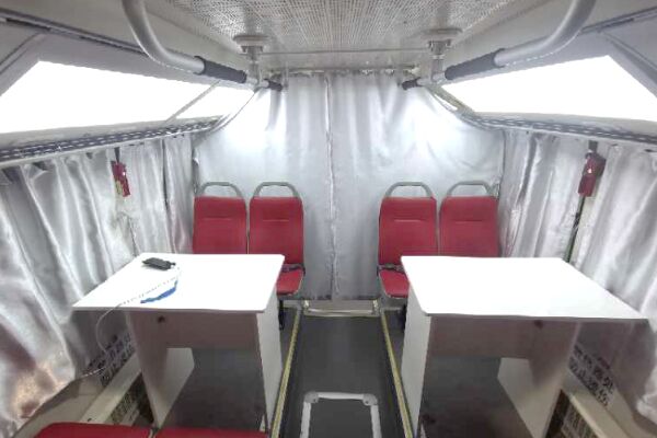 福田欧辉BJ5180XYLEV医疗车(纯电动2-9座)
