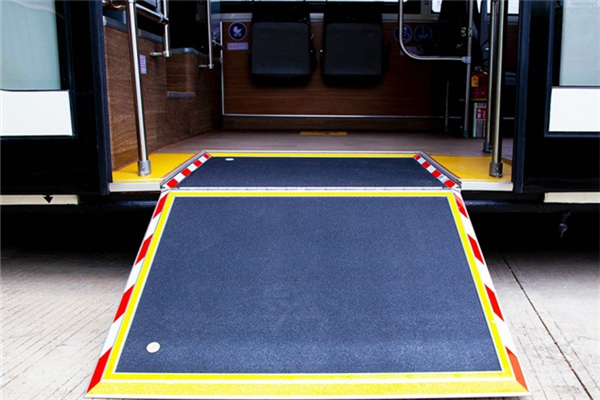 格力钛GTQ6102FCEVBT31低入口公交车(氢燃料电池18-29座)