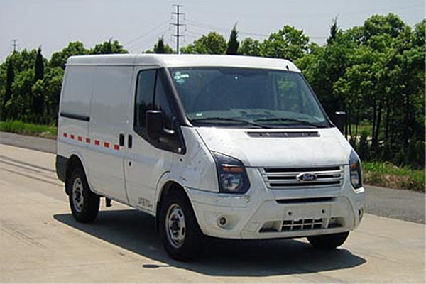 江铃全顺JX5030XXYTD-L5厢式运输车(柴油国五2-3座)